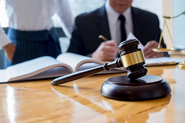 Servicios de asesoría jurídica - Firma de abogados Bufete Mor